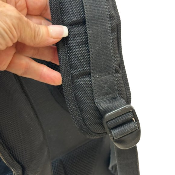 (10-229) Quantaray Pro Camera Backpack - Picture 16 of 16